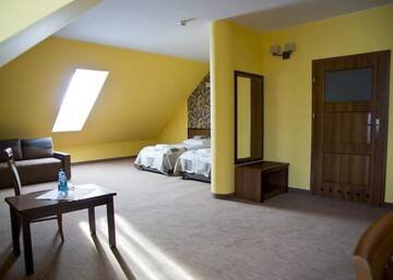 Фото номера Трехместный номер Отель Hotel Odessa г. Wysokie Mazowieckie 9
